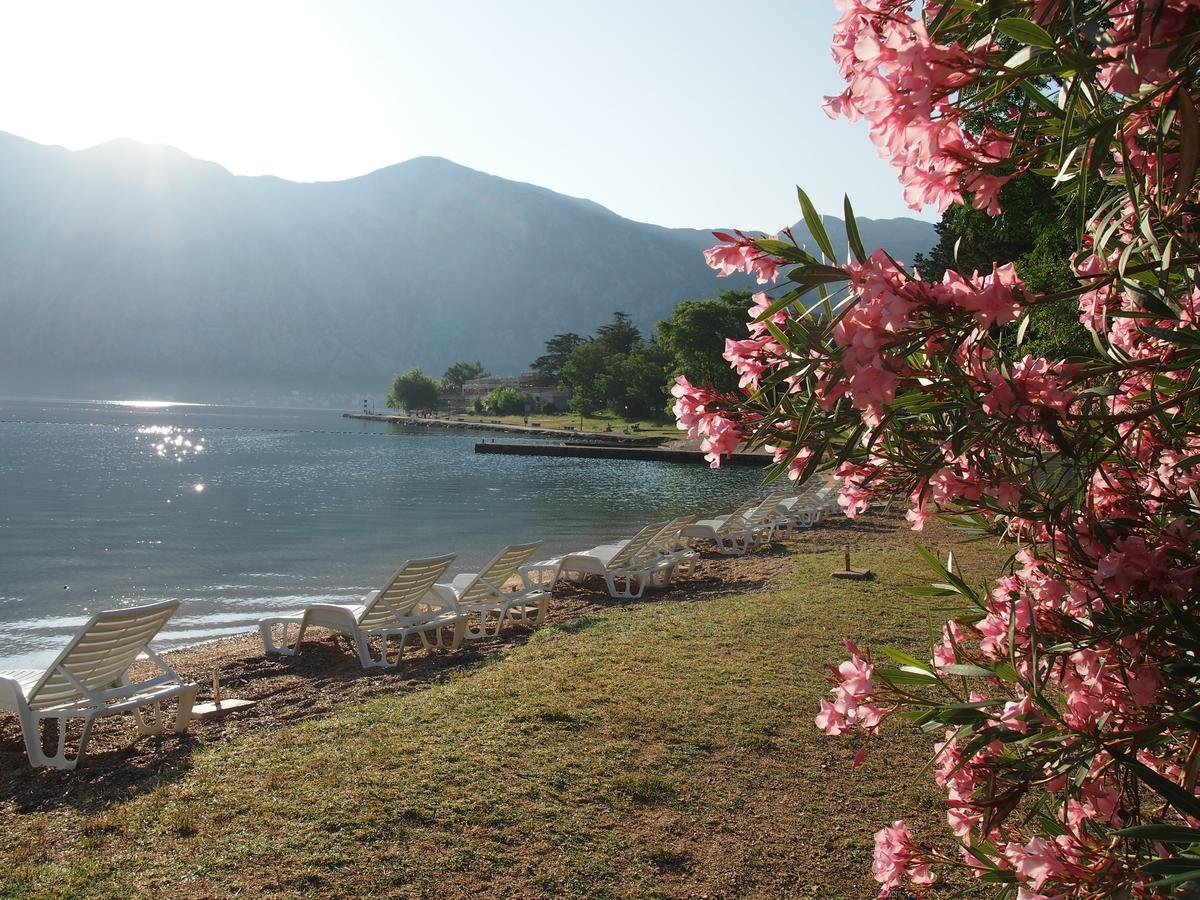 Holiday House In The Kotor Bay מראה חיצוני תמונה